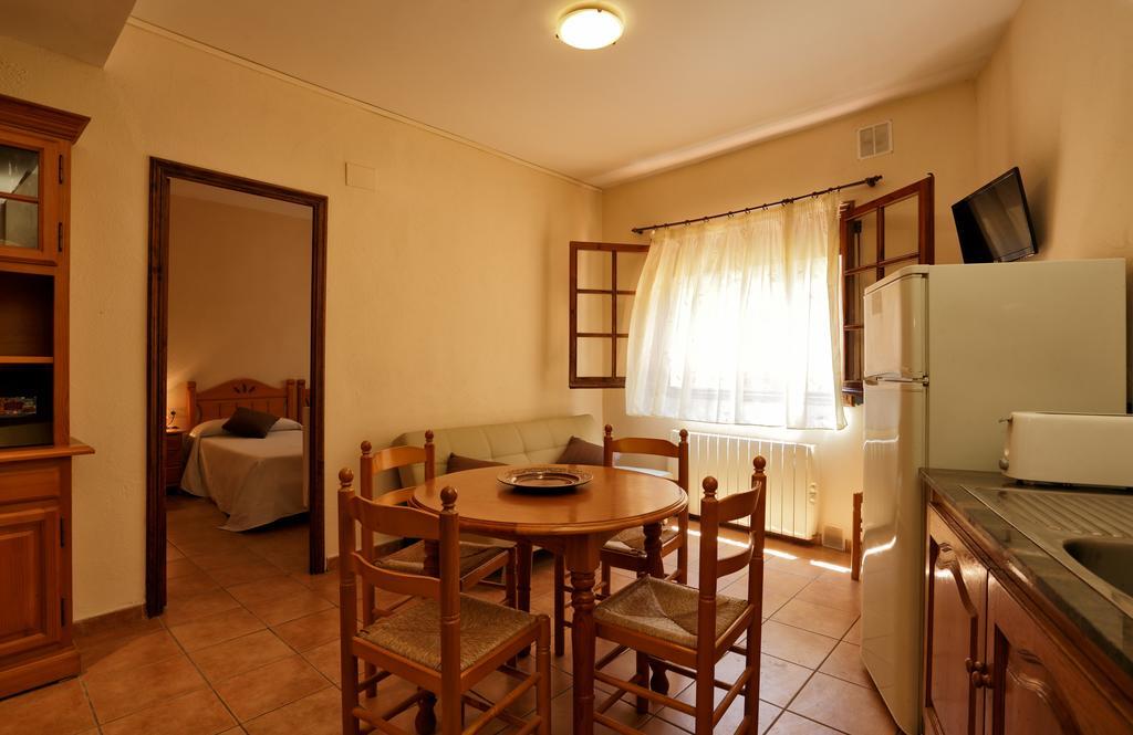Apartaments Populetus Poboleda Ngoại thất bức ảnh